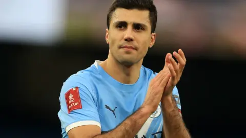 Romano: Nếu Real Madrid mua Rodri, giá phải phù hợp vì anh chỉ còn 1 năm hợp đồng