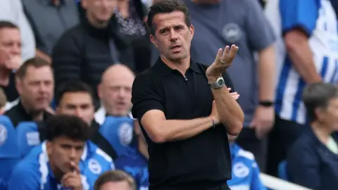 Phóng viên: Benfica và Marco Silva đã đạt được thỏa thuận huấn luyện, dự kiến ​​sẽ công bố chính thức trong vài ngày tới.
