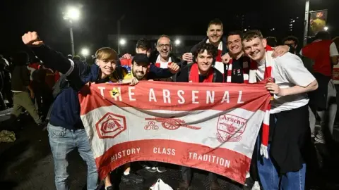 Cuối cùng cũng lên đỉnh cao sau 22 năm, Arsenal phản truyền thống đáng được tôn trọng hơn