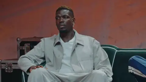Pogba: Mourinho là người tốt nhưng nếu có động thái nhỏ hoặc làm lu mờ ông ấy sẽ bị trấn áp nặng nề