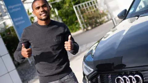 Douglas Costa: Tôi rất mong chờ trận Siêu Derby Nam Mỹ giữa Brazil và Argentina ở chung kết World Cup