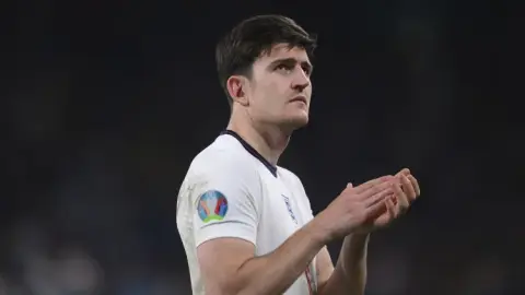 Tuchel đáp lại tuyên bố thua cuộc của Maguire: Tôi tôn trọng cá tính của anh ấy và hiểu sự thất vọng của anh ấy