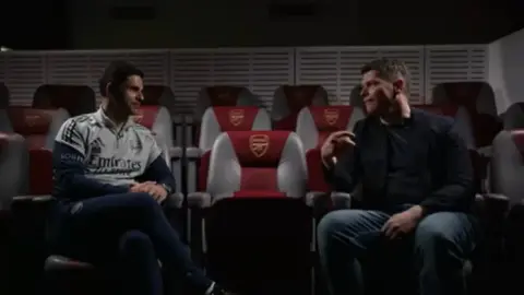 Arteta: Tôi đã không xem trận đấu của Man City cùng toàn đội. Khi tôi về đến nhà, con trai tôi đã khóc và nói với tôi rằng tôi đã giành chức vô địch.