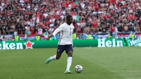 Dembele: Deschamps cho chúng tôi nhiều tự do hơn, tôi và Olise liên tục đổi vị trí