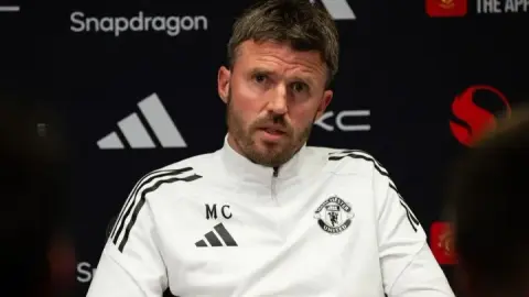 Sẽ không thi đấu ở vòng cuối cùng! Carrick: Casemiro đã chơi trận cuối cùng cho Man United