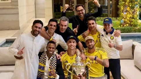 Giành chức vô địch Liên đoàn Ả Rập lần đầu tiên! Cristiano Ronaldo đăng ảnh lên mạng xã hội ăn mừng chức vô địch