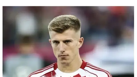 TA: Brighton muốn chiêu mộ hậu vệ phải Costinha của Olympiacos, số tiền khoảng 11 triệu bảng