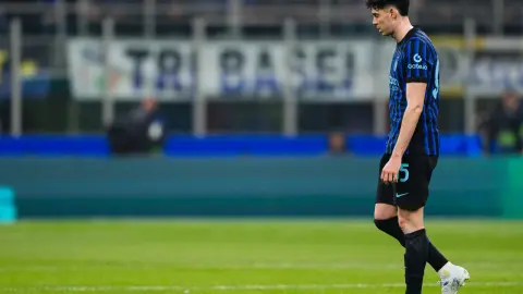 Barca đổi hướng ở vị trí trung vệ, không còn ưu tiên Bastoni