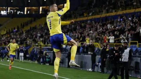 Roncero: Cristiano Ronaldo chứng tỏ mình vẫn là cầu thủ xuất sắc nhất lịch sử, điệu nhảy cuối cùng ở World Cup thật thú vị