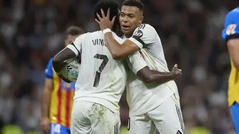 Truyền thông phương Tây: Real Madrid hy vọng làm sáng tỏ hiểu lầm giữa Mpbapp và Vinicius, người sau không để lộ bí mật