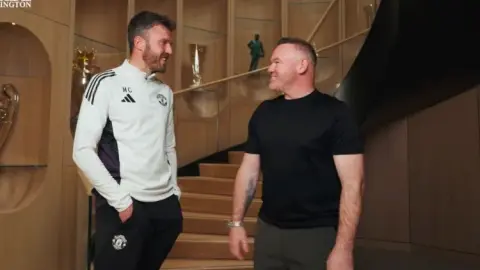 Carrick: Nếu không tận mắt đứng trên sân này, bạn sẽ không bao giờ thực sự hiểu được di sản của Man United