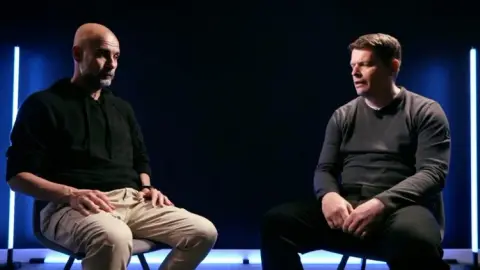 Guardiola: Tôi thấy thoải mái khi nói về chiến thuật nhưng lại luôn khiến tôi khó chịu khi nói về những lời chia tay
