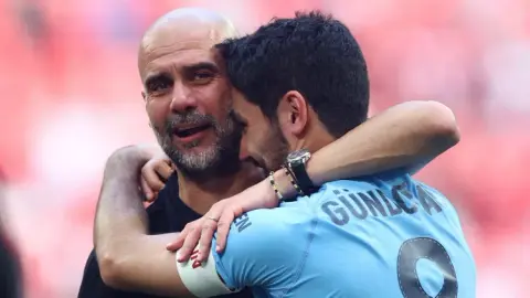 Gundogan gửi thông điệp dài chia tay Guardiola: Không chỉ là huấn luyện viên, mà còn là người lãnh đạo, cố vấn và người bạn