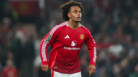 Mbemo: Cầu thủ bị đánh giá thấp nhất ở Man United là Zirkzee, anh ấy có kỹ năng chơi chân tốt