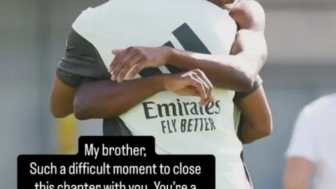 Mbappé chia tay Alaba trên mạng xã hội: Chúng ta đã trở thành bạn bè từ đối thủ, cầu chúc mọi điều tốt đẹp nhất trong tương lai