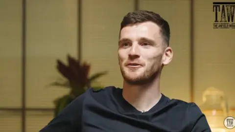 Robertson: Ở tuổi 18, anh ấy đang ở Giải hạng hai Scotland với mức lương hàng tuần chỉ là bảng 18 và phải trả bảng 10 để đổ xăng cho xe của mình.