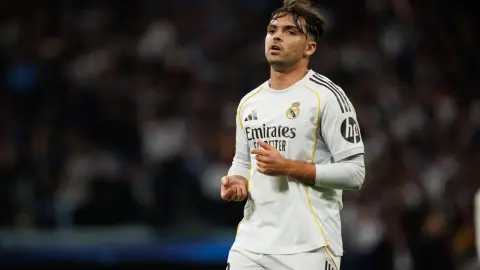 Roncero: Raul Asensio đã nói rõ rằng anh ấy sẽ vô cùng hào hứng khi được tiếp quản chiếc áo đấu của 4