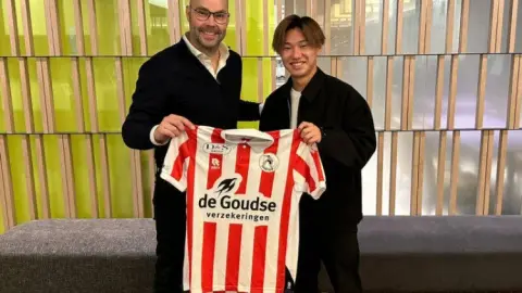 Bild: Mainz quan tâm đến cầu thủ chạy cánh người Nhật Shunsuke Mitohe, phí chuyển nhượng dự kiến ​​là 300 triệu đến 400 triệu.