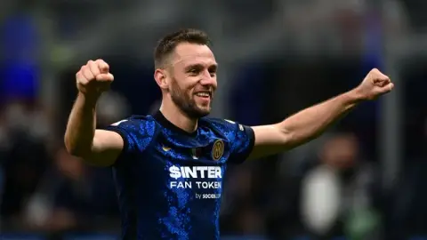 Schilla: Inter dự kiến ​​sẽ đàm phán với De Vrij vào tuần tới để gia hạn hợp đồng đến 2027