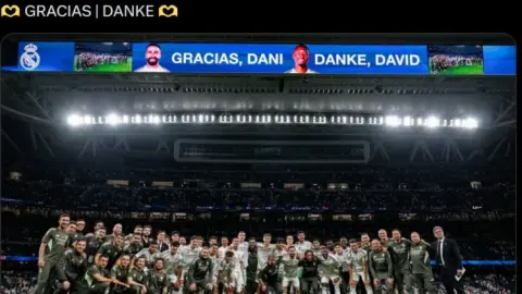 Mạng xã hội chính thức của Real Madrid đăng ảnh tập thể toàn đội sau trận đấu, chia tay Carvajal và Alaba