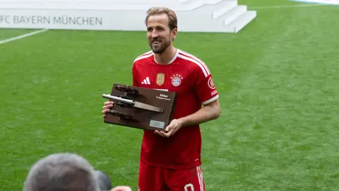 Dữ liệu của Kane kể từ khi gia nhập Bayern: ZXFACT1QXZ kiến ​​tạo trong các trận 147, 146 kiến ​​tạo, 33 số phút trung bình ghi bàn trong 66 (1)