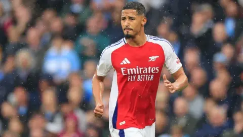 Saliba: Vô địch Premier League là chưa đủ Chúng tôi có hàng phòng ngự tốt nhất và muốn đối đầu với hàng công tốt nhất của PSG.