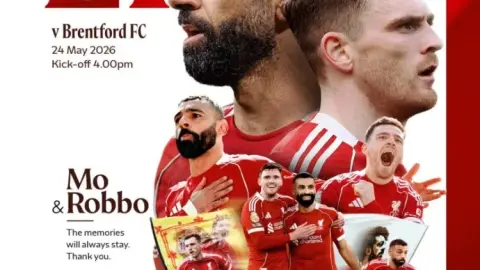 Van Dijk: Salah và Robertson là những huyền thoại thực sự dù tôi không dùng từ này một cách khinh suất