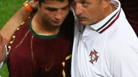 Scolari: Khi bố Ronaldo qua đời, tôi để ông ấy về dự đám tang nhưng ông ấy nói sẽ kết thúc việc thi đấu cho đội tuyển quốc gia trước