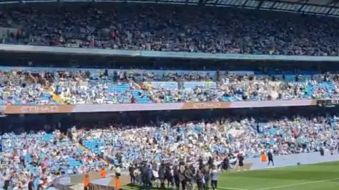 Vĩnh biệt Quách Thủy! Man City lập kỷ lục mới về số lượng khán giả đến Etihad với lượng khán giả 60332 theo dõi trận đấu
