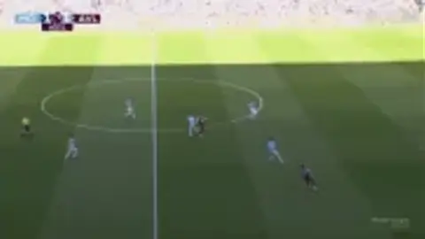 Lịch sự trước, sau đó tấn công! Villa 2-1 vượt qua Man City, Watkins ghi một bàn duy nhất + VAR thay đổi quyết định hiệu quả