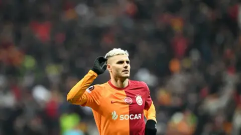 Truyền thông Thổ Nhĩ Kỳ: Galatasaray đề nghị Icardi mức lương hàng năm 400 triệu euro, cầu thủ này đòi 700 triệu euro