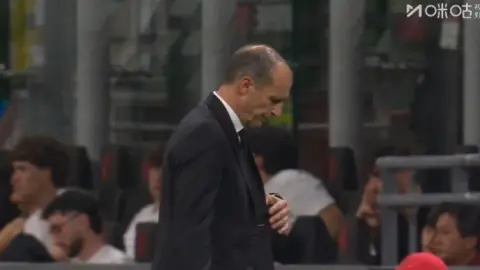 AC Milan rơi khỏi top 4 theo thời gian thực! Cagliari ghi thêm bàn thắng, AC Milan dẫn trước 1-2