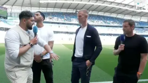 Joe Hart đáp lại lời nhận xét đầy tiếc nuối của Guardiola: Tôi cảm thấy rất nhiều nhưng không ôm hận và mong được bắt tay ông ấy ngày hôm nay.