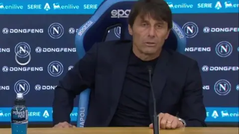 Từ chức vào cuối mùa giải! Conte: Một số cầu thủ mới không được cựu binh công nhận và tôi thất bại trong việc đoàn kết Napoli