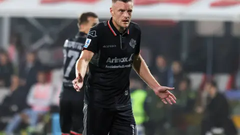 Vardy 39 tuổi đã ghi 2 bàn và ghi 1 điểm trong 3 vòng đấu vừa qua. Cremonese vẫn chưa thể thoát khỏi số phận trụ hạng