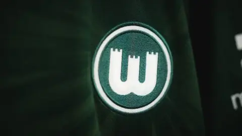 Wolfsburg xin lỗi vì xuống hạng: Chúng tôi nợ mọi người điều đó và sẽ cố gắng hết sức để lấy lại niềm tin của mọi người