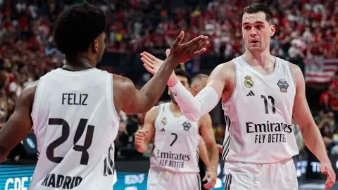 Tất cả đều vô ích! Đội bóng rổ nam Real Madrid thua ở chung kết Champions League, đội bóng đá nam Real Madrid + đội bóng rổ nam mất 7 chức vô địch mùa này + giành 5 cúp châu Á