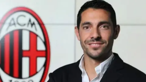 Thay đổi nhân sự đầu tiên! Romano: Giám đốc kỹ thuật Milan Moncada sẽ từ chức ngay lập tức