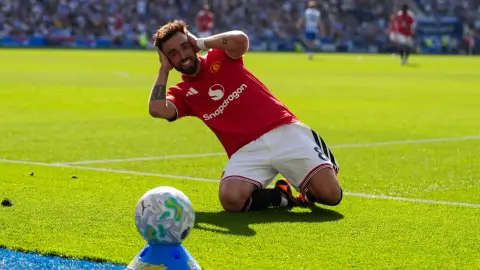 Romano: Man United đã bắt đầu đàm phán gia hạn hợp đồng với Phí B. Hợp đồng hiện tại có điều khoản chấm dứt hợp đồng là 57 triệu bảng.