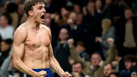 Người hùng xuống hạng! Palinha: Tôi và Tottenham giống như một cuộc hôn nhân, tôi rất hạnh phúc và muốn ở lại