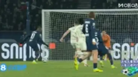 Cú sút xuất sắc của Dembélé vào lưới Lille mang về bàn thắng đẹp nhất mùa giải tại Ligue 1