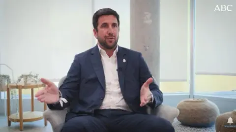 Có cá lớn không? Riquelme: Hai ngôi sao đẳng cấp thế giới đã được chốt cho Real Madrid; sẽ được công bố trong vòng hai tuần
