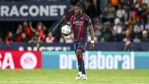 Thể thao thế giới: Tiền đạo Ayon của Levante từ chối lời đề nghị của CSKA, anh mơ tới Barcelona kế nhiệm Lewandowski