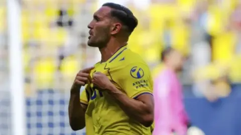 Marca: Lucas Perez bị lừa tiền giả, tổng trị giá 340. 000 euro