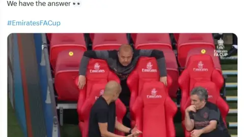Bí ẩn được tiết lộ! Cảnh nổi tiếng của Guardiola ở FA Cup là giao lưu với trợ lý HLV Borrell
