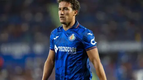 Marca: Riyadh sắp ký hợp đồng với tiền đạo Milla của Getafe, họ sẽ trả 600 triệu euro