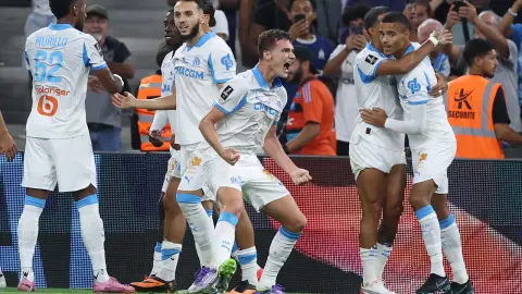 Bạn không tự trách mình vì đã chải nó sao? Marseille rơi vào nội tâm điên cuồng nghi ngờ, nhưng cuối cùng lại phát hiện không có nốt ruồi.