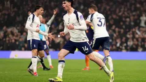 Danh hài châm biếm: Tottenham hay nhất mùa giải cạnh tranh khốc liệt, chỉ Gray và Maddison nên ở lại