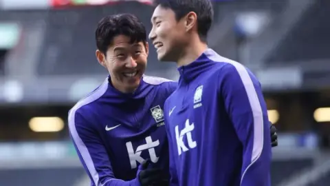 Son Heung-min: Tôi hy vọng tái hiện kỳ ​​tích ở World Cup 2002 Tinh thần chiến đấu vẫn rất quan trọng với đội tuyển Hàn Quốc.