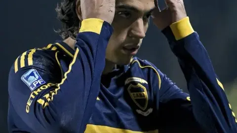 Truyền thông Ả Rập: Cầu thủ chạy cánh Zeballos của Boca có thể chuyển đến Napoli với mức giá từ 1000 triệu đến 1200 triệu euro